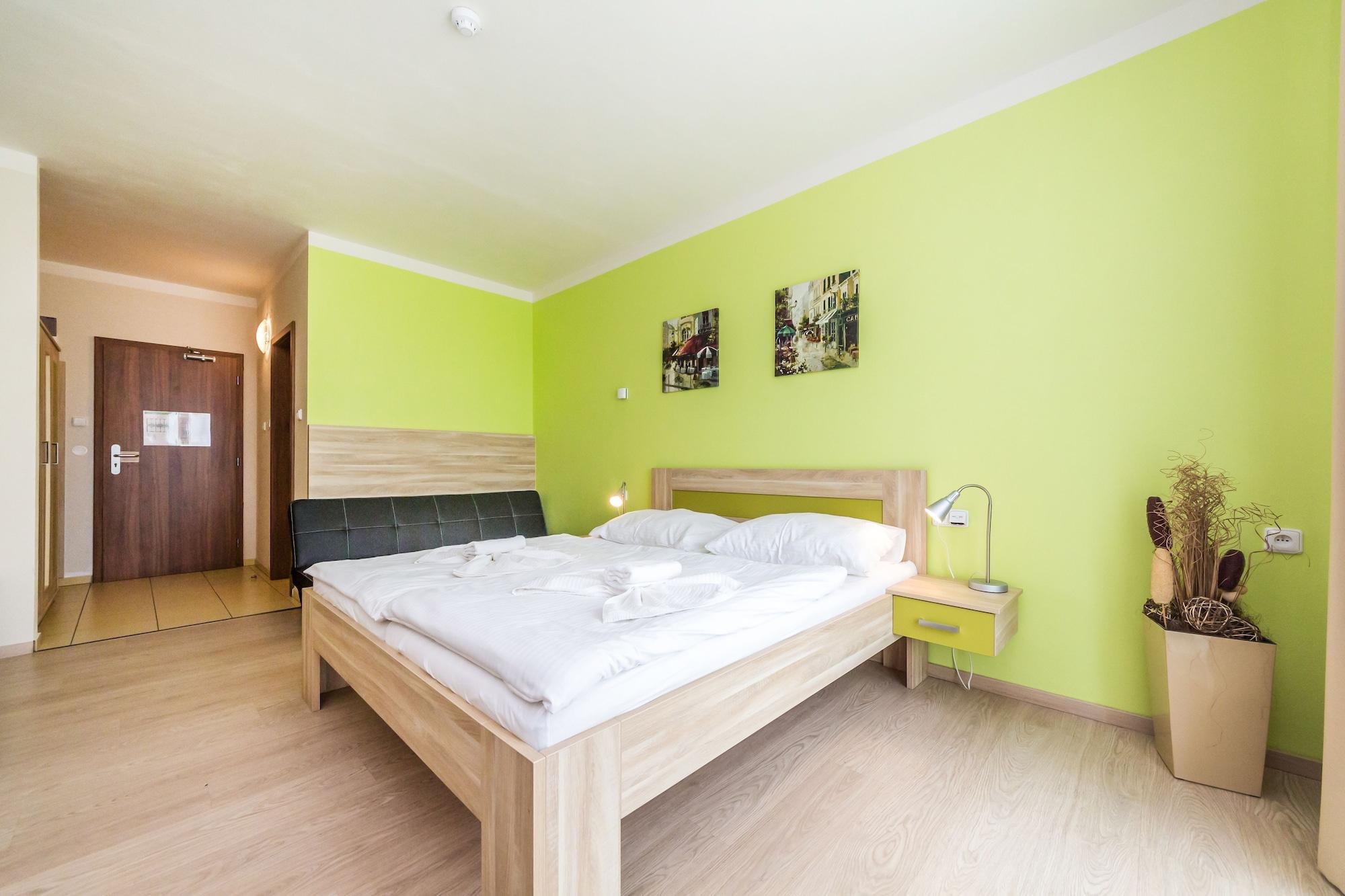 פראג Nad Kralovnou Hotel & Restaurant מראה חיצוני תמונה