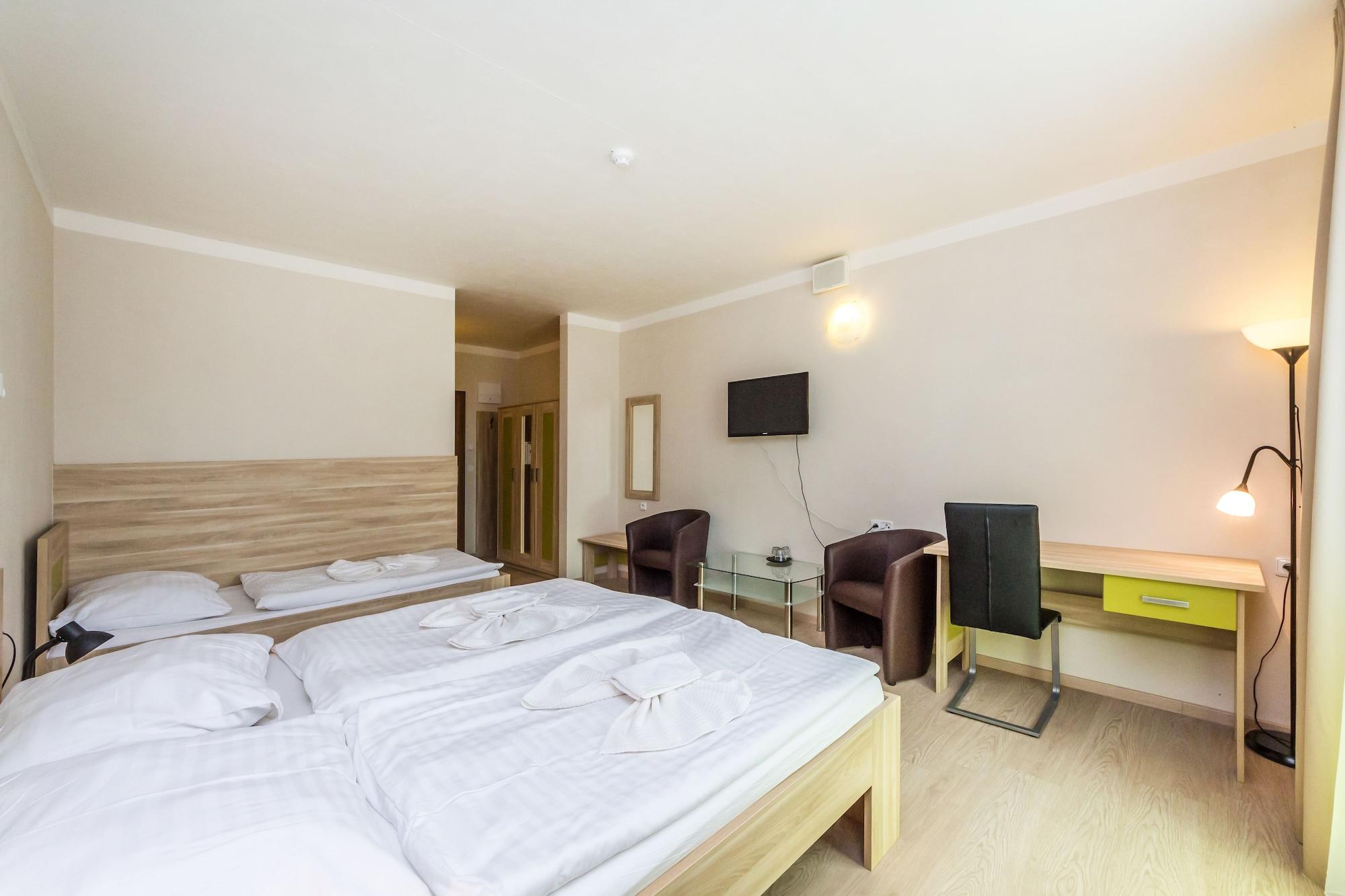 פראג Nad Kralovnou Hotel & Restaurant מראה חיצוני תמונה