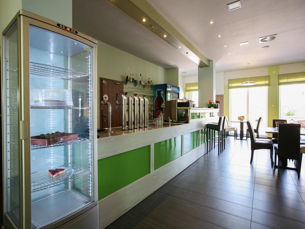 פראג Nad Kralovnou Hotel & Restaurant מראה חיצוני תמונה
