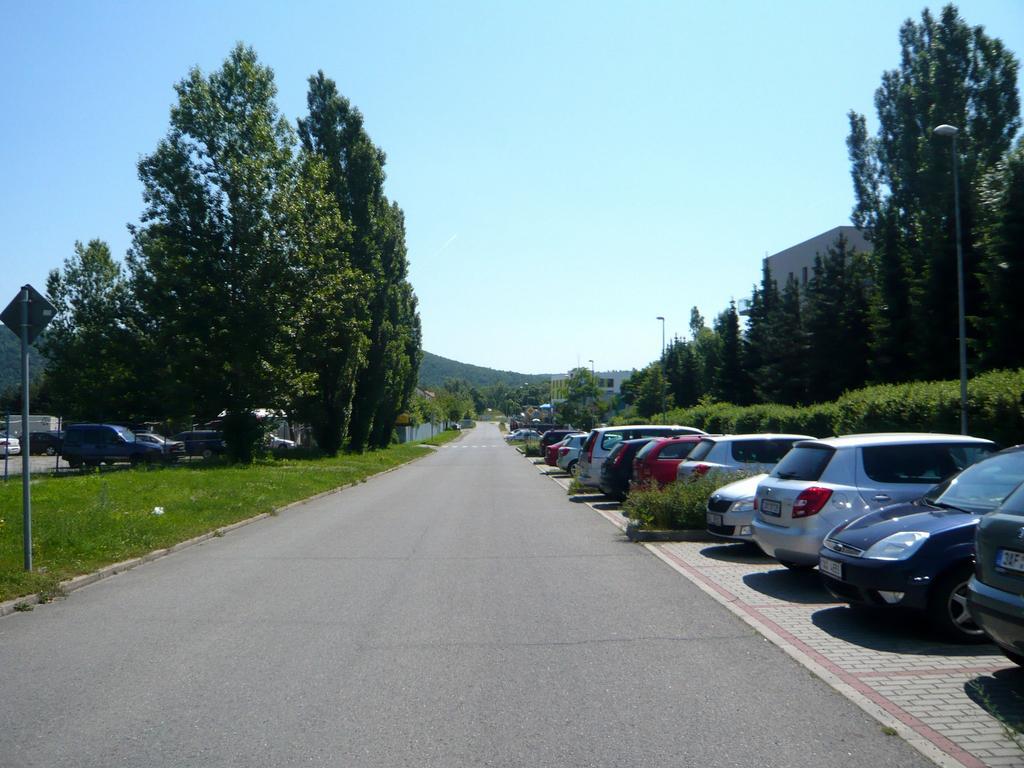 פראג Nad Kralovnou Hotel & Restaurant מראה חיצוני תמונה