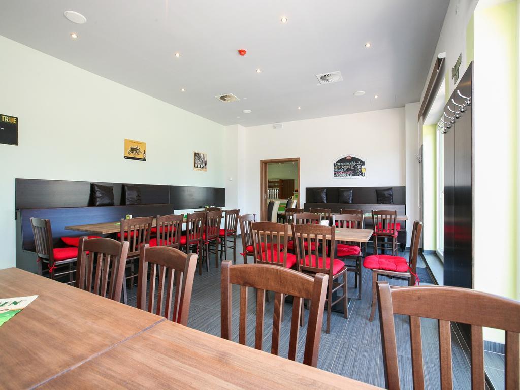 פראג Nad Kralovnou Hotel & Restaurant מראה חיצוני תמונה