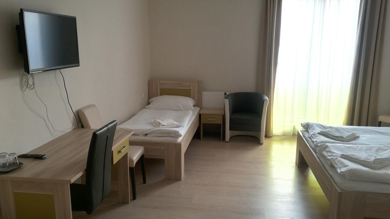 פראג Nad Kralovnou Hotel & Restaurant מראה חיצוני תמונה